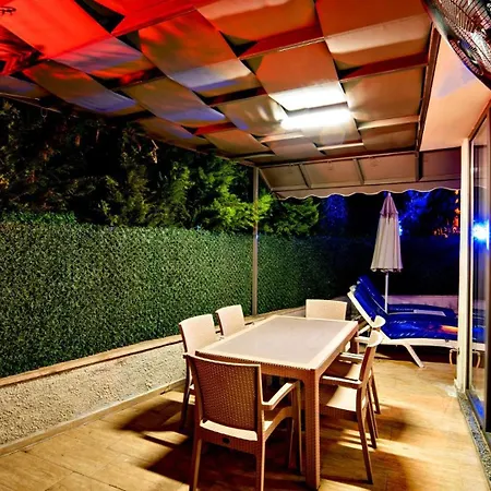 3 Bedroom - 9065